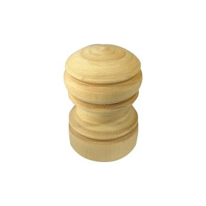 Puntero romano de madera de pino torneada al natural para terminación decorativa de barrotes de cortina.