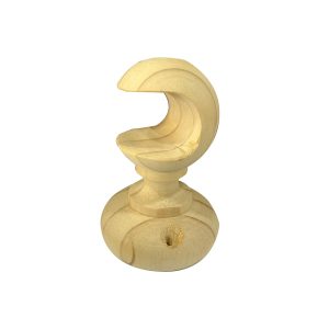Soporte tipo manito de madera de pino torneada al natural con cabezal en forma de C para fijación frontal de barrotes de cortina.