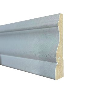 Perfil de contramarco de mdf prepintado blanco de 2440x69x15mm para terminación de aberturas.